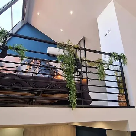 Bienvenue A Jungle Chic Apartment